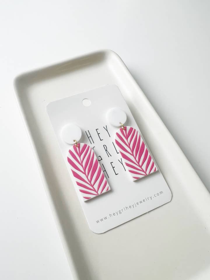 Les Boucles d'Oreilles Tropicales Babe pour la vente par Hey Grl Hey Jewelry