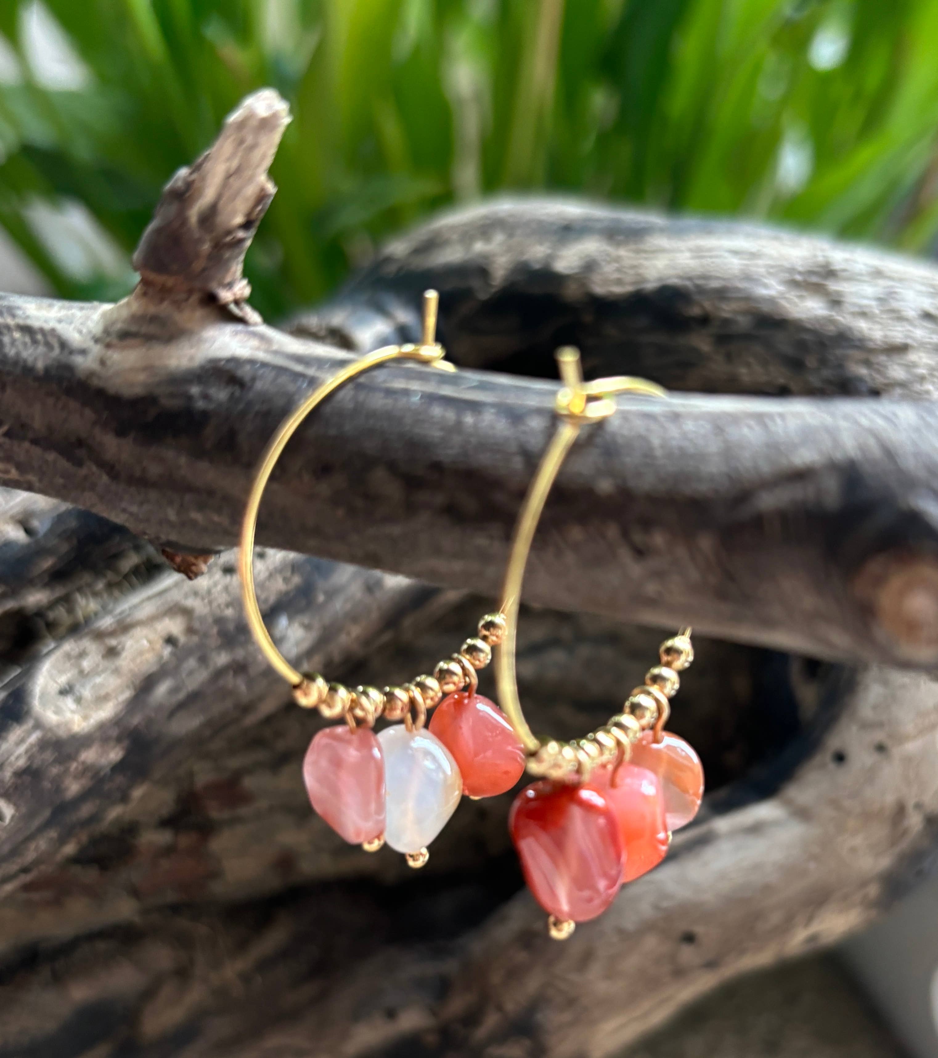 Ocean Ripples - Vendita all'ingrosso Orecchini a cerchio - Orecchini a cerchio in agata rossa placcati in oro 18 carati2