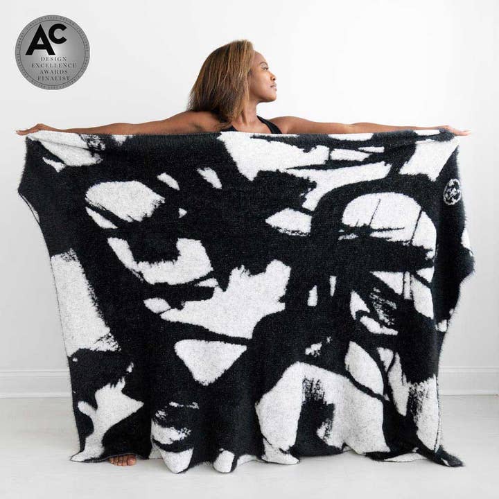 DREAM BLANKET | JUMPER MAYBACH – WHITE WINDS for wholesale by BIG LOViE