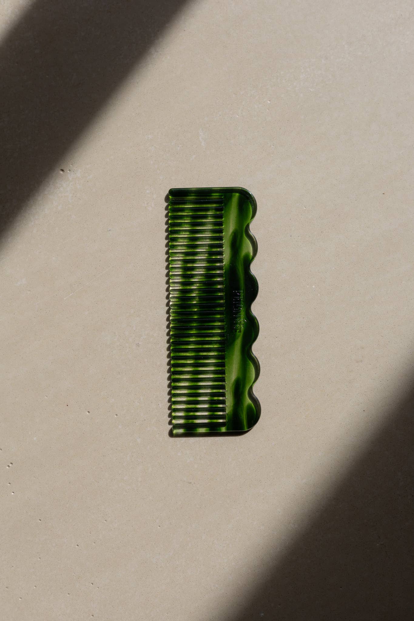 Peignee Paris - Wholesale Hair Brush/Comb - Signature comb - Emerald1