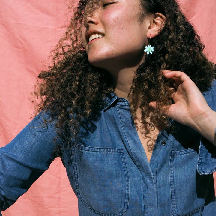 Emeldo - Wholesale Dangle Earrings - Mini Daisies // select colour5