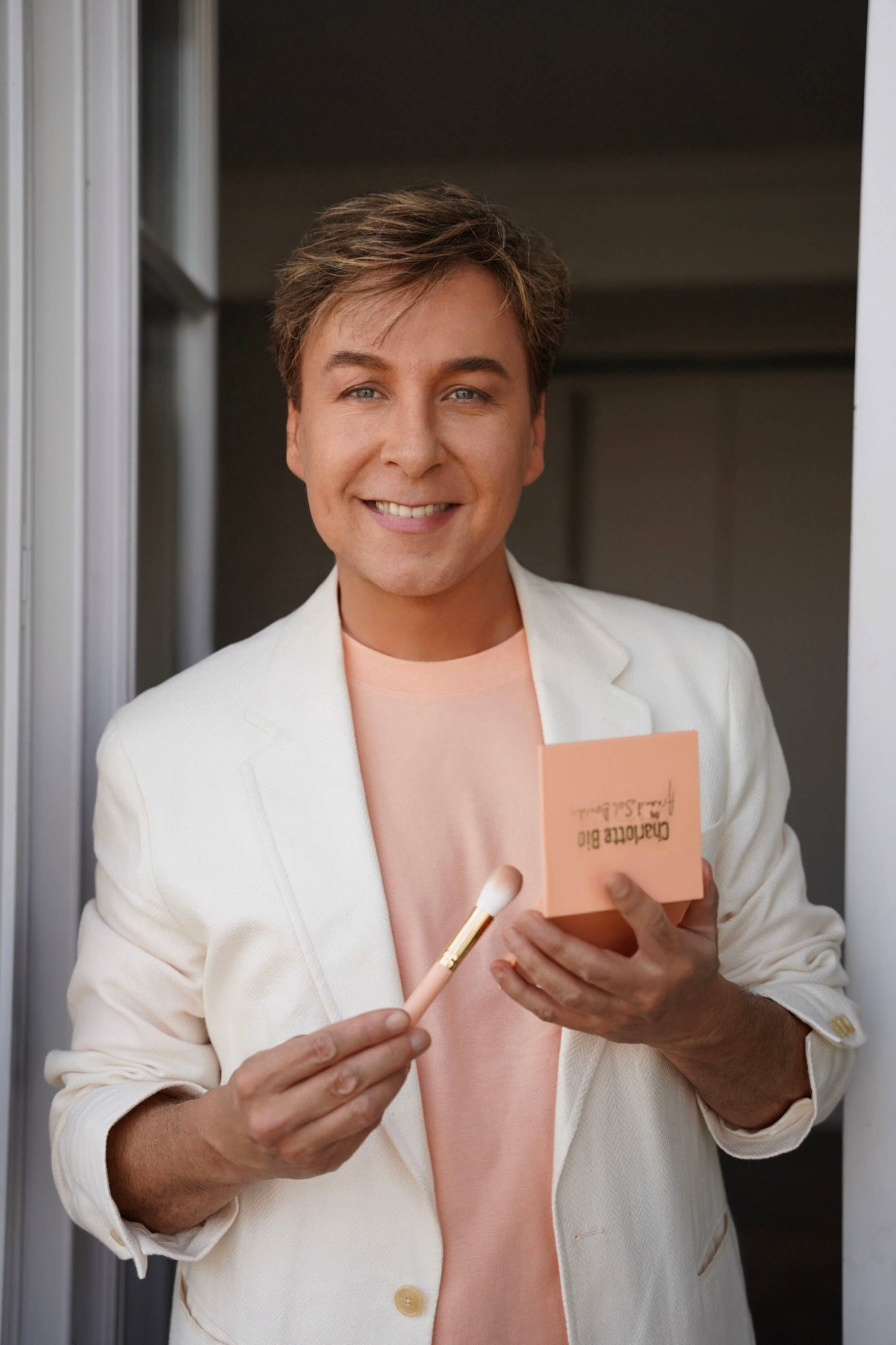 CHARLOTTE BIO - Wholesale Face Makeup Palette - Good Glow Palette X Arnaud Sol Dourdin4