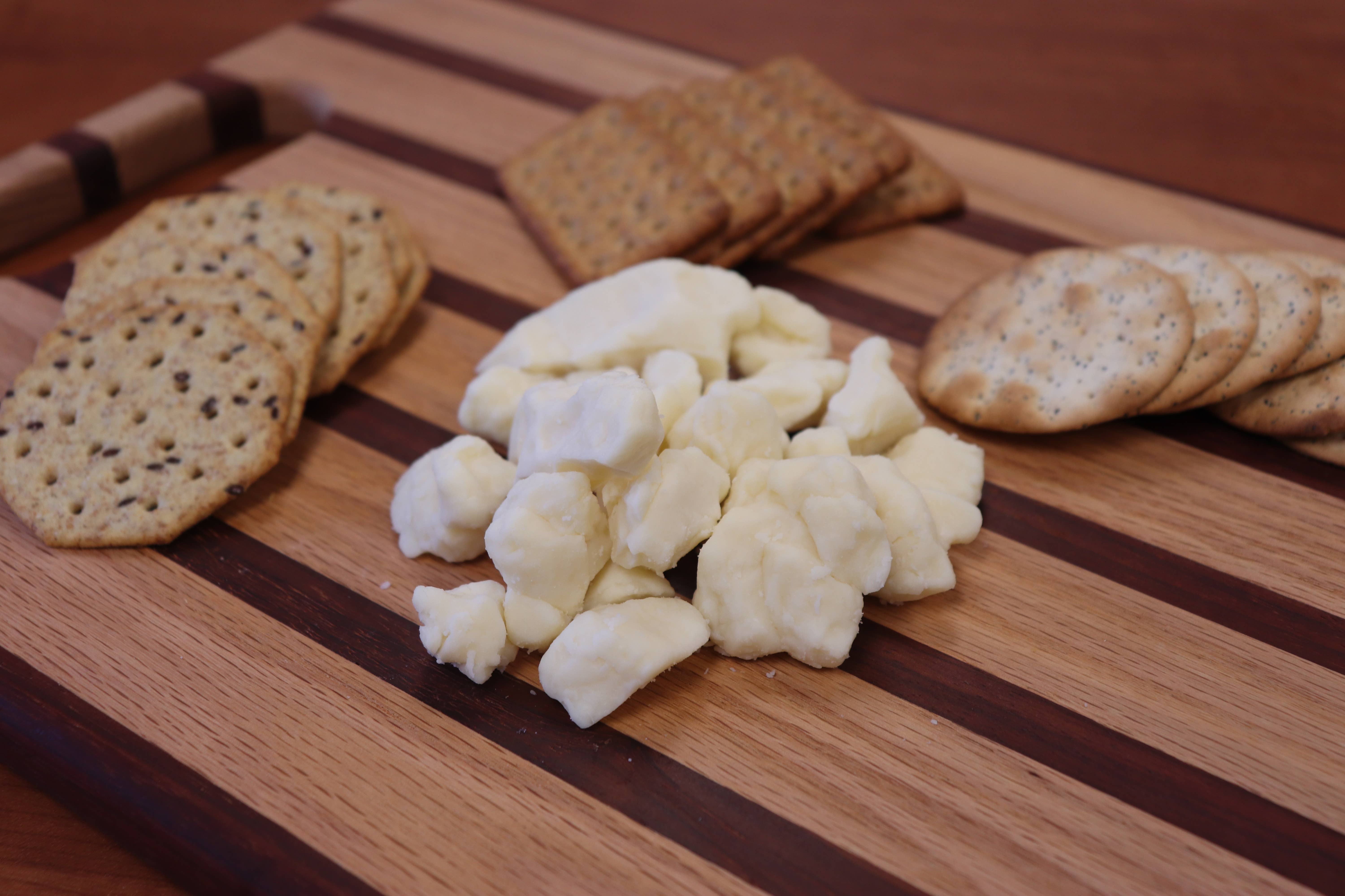 Alma Creamery LLC - Vente Fromages - 8 oz. Fromage cheddar blanc en grains1