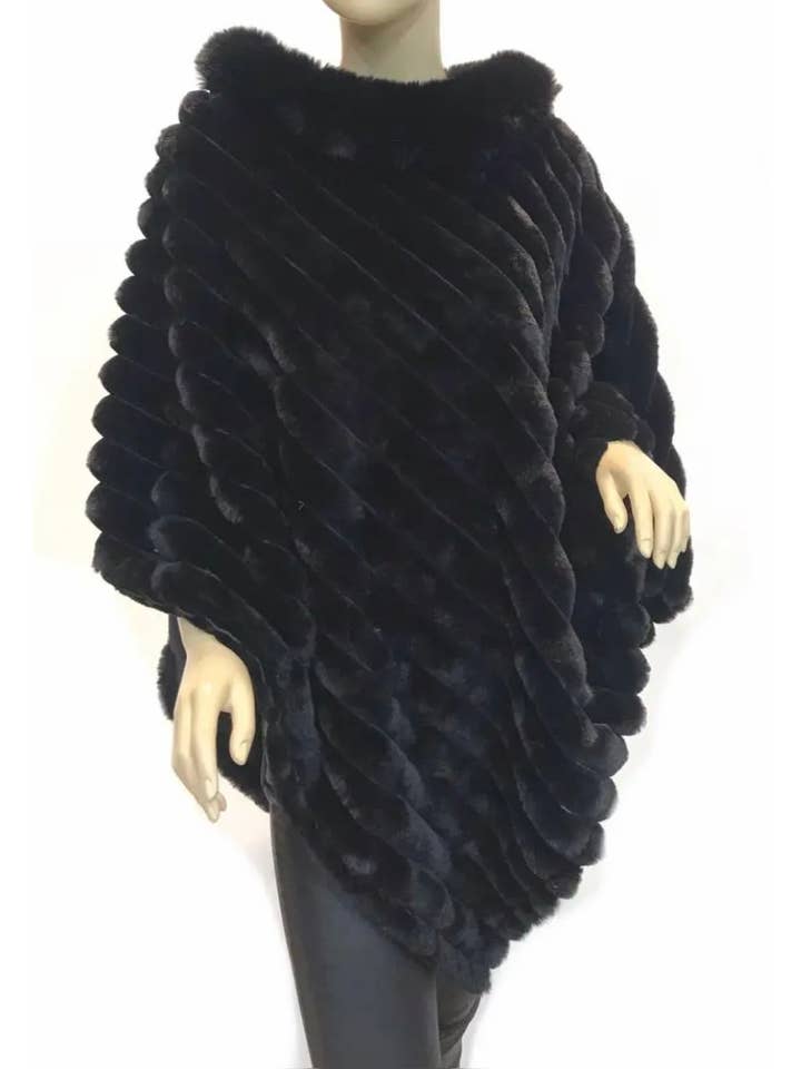 LOOWIE - Wholesale Poncho - Women's - 068 Luxurious Green Faux Fur Ribbed Poncho with Plush Collar