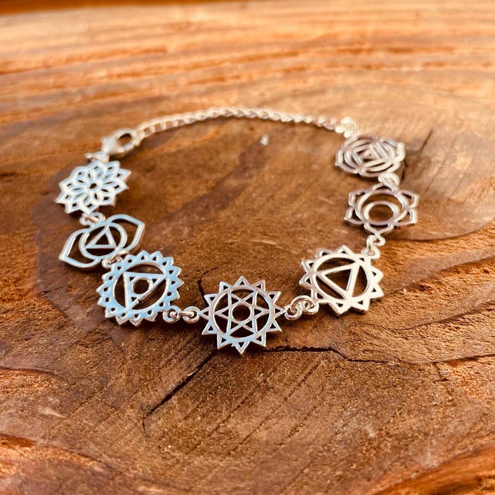 Silver Seven 7 Chakras Bracelet Chain / Yoga / Reiki / Boho / Hippie / Rustic / Ethnic / Crystals / Third Eye / Illuminati for wholesale by Kaali Boutique