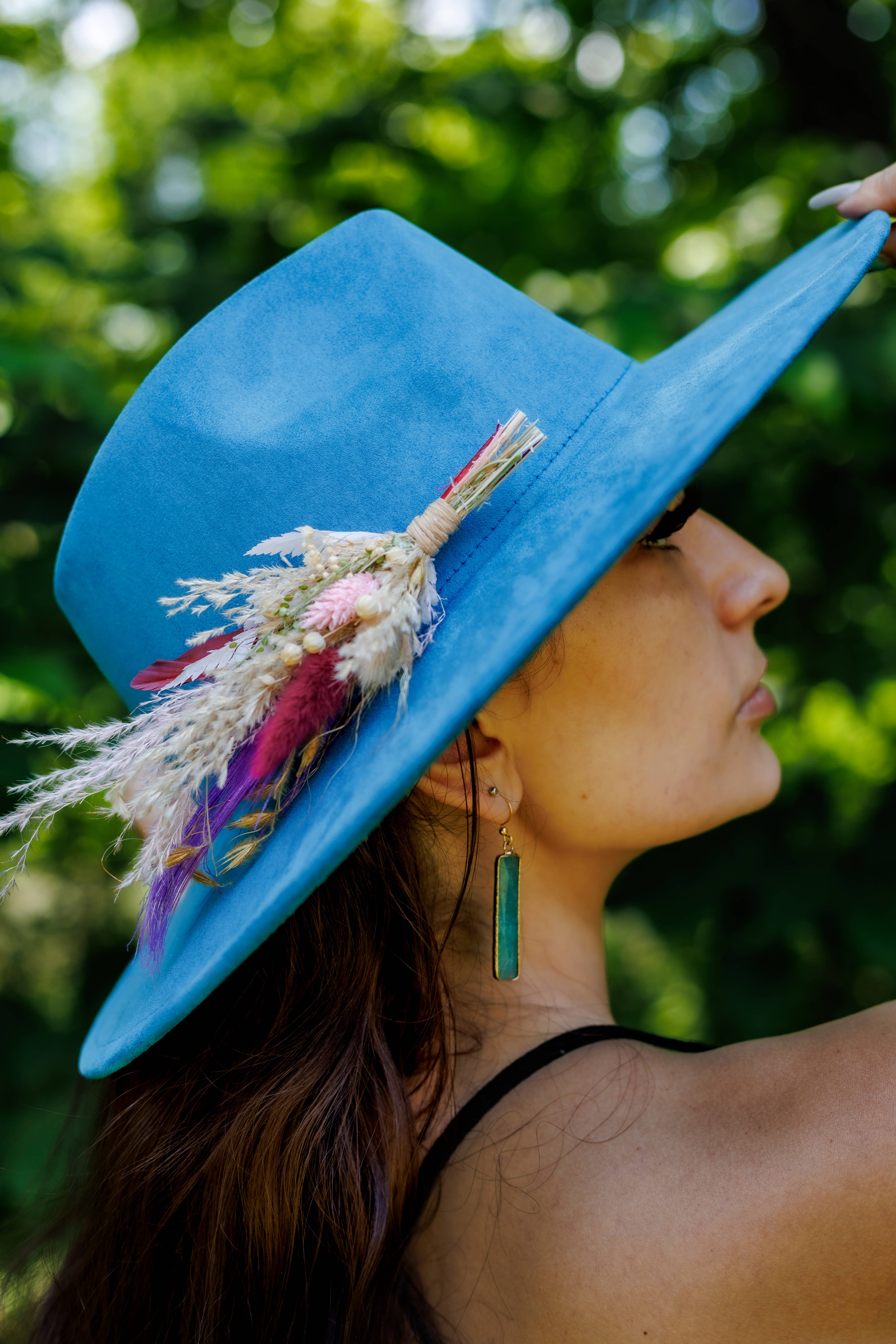 BrimBuds – Großhandel Hutzubehör – Damen – Hutnadeln mit Blumen und Federn - Nur kräftige Farben3