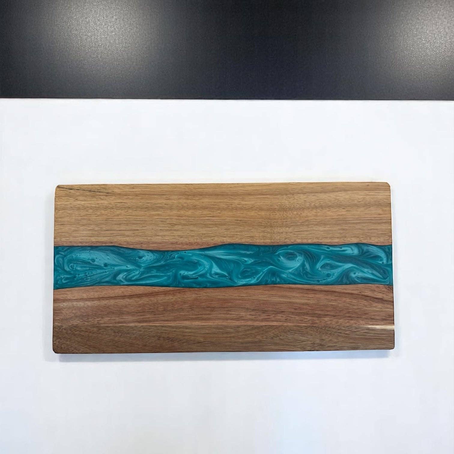 Mensch Kippah – Großhandel Schneidebretter – Massivholz-Resin-Challah- und Servierbrett Türkis gestreift0