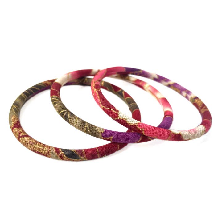 Melokane - Wholesale Bangle Bracelet - Japanese gold bangle bracelet - flowers and cranes on a red background2