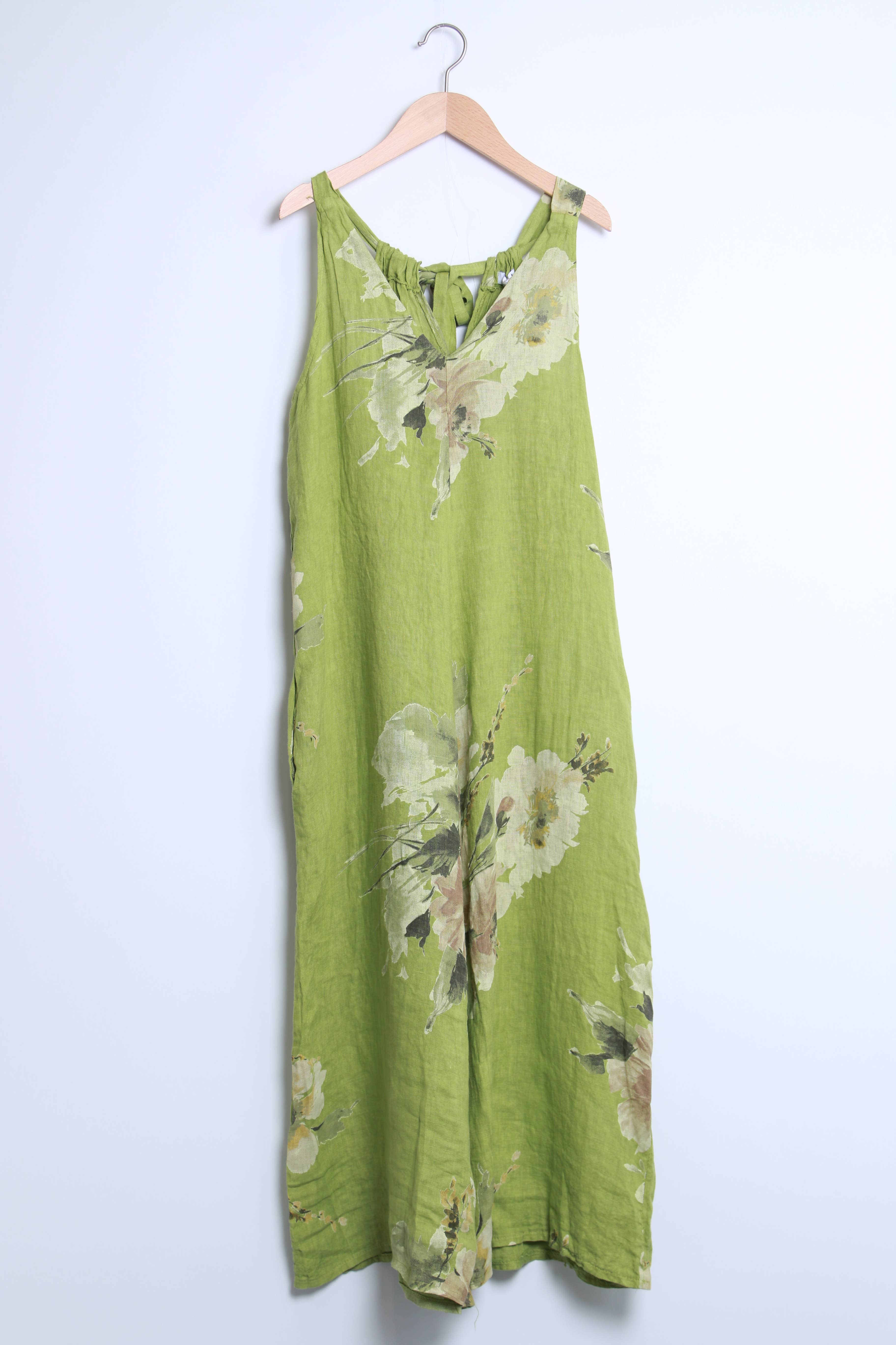 Shyloh - Wholesale Onesie - Women's - Flowy long dress with floral print and straps 2059921