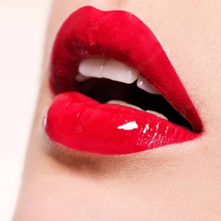 VIAI Beauty - Wholesale Lipstick - REVOLUTION I Heart Vinyl Cherry Liquid Lipstick4
