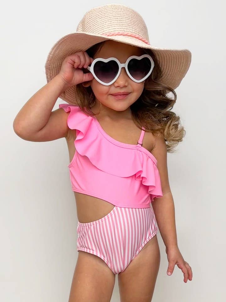 Traje de baño rosa con detalles de rayas, aberturas y volantes para venta al por mayor de Mia Belle Girls • Wholesale