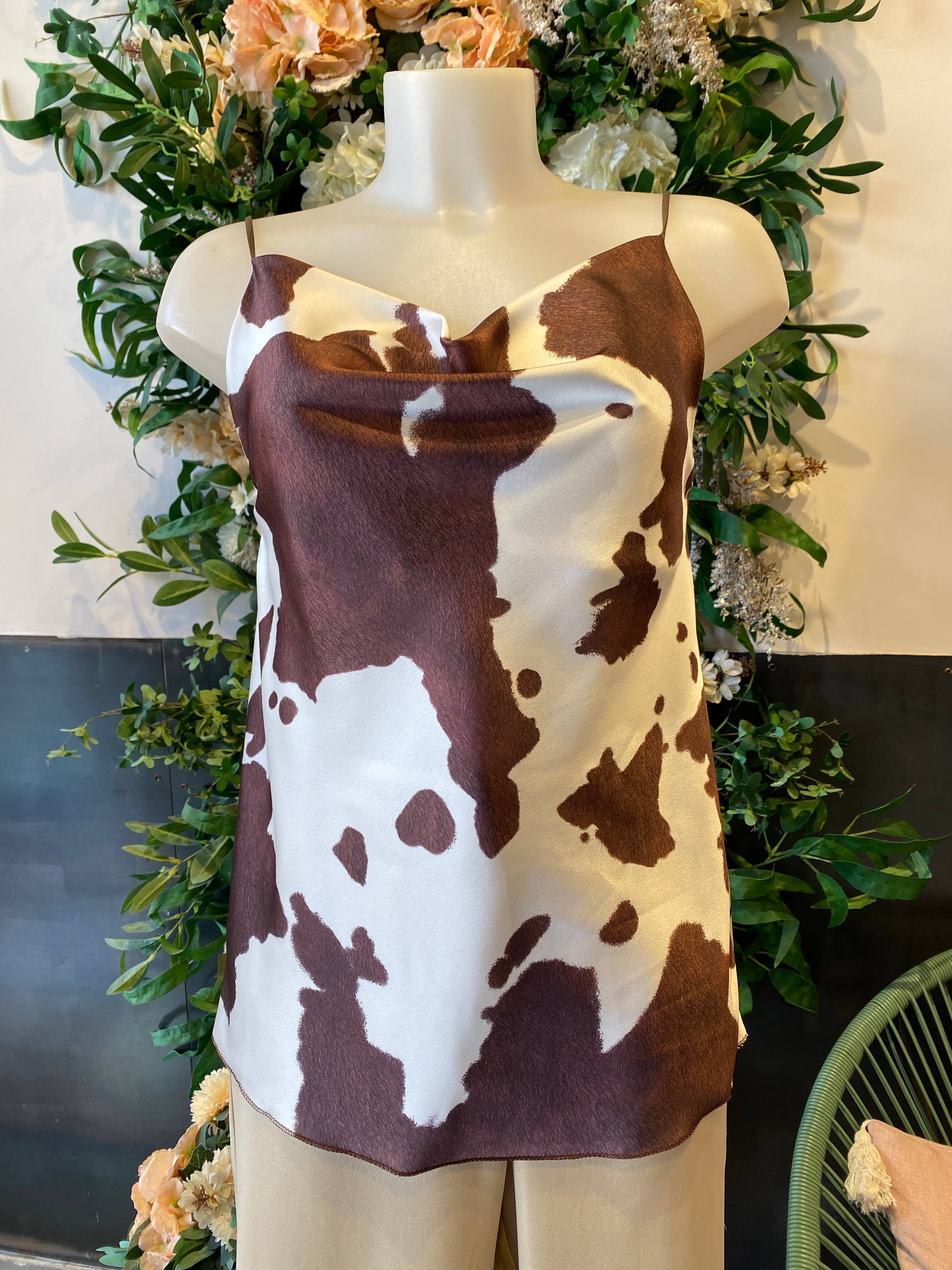 MAGNVS - Venta al por mayor Blusa - Mujer - 3353 TOP DE TIRANTES CON ESTAMPADO DE VACA 1