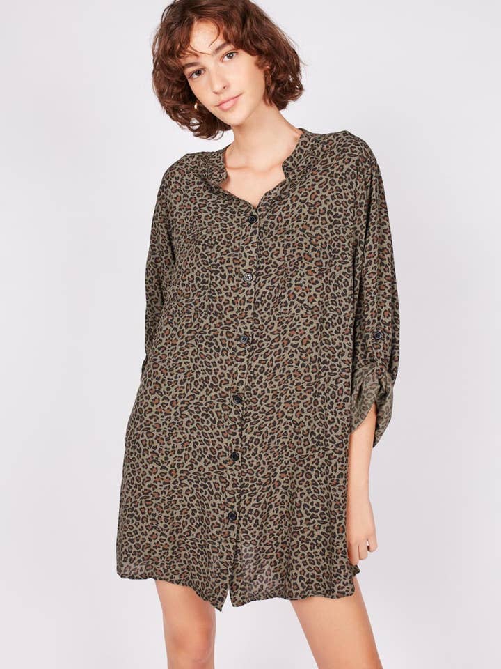 Kurzkleid mit Leopardmuster und Hemdkragen für den Großhandel von Dioxide