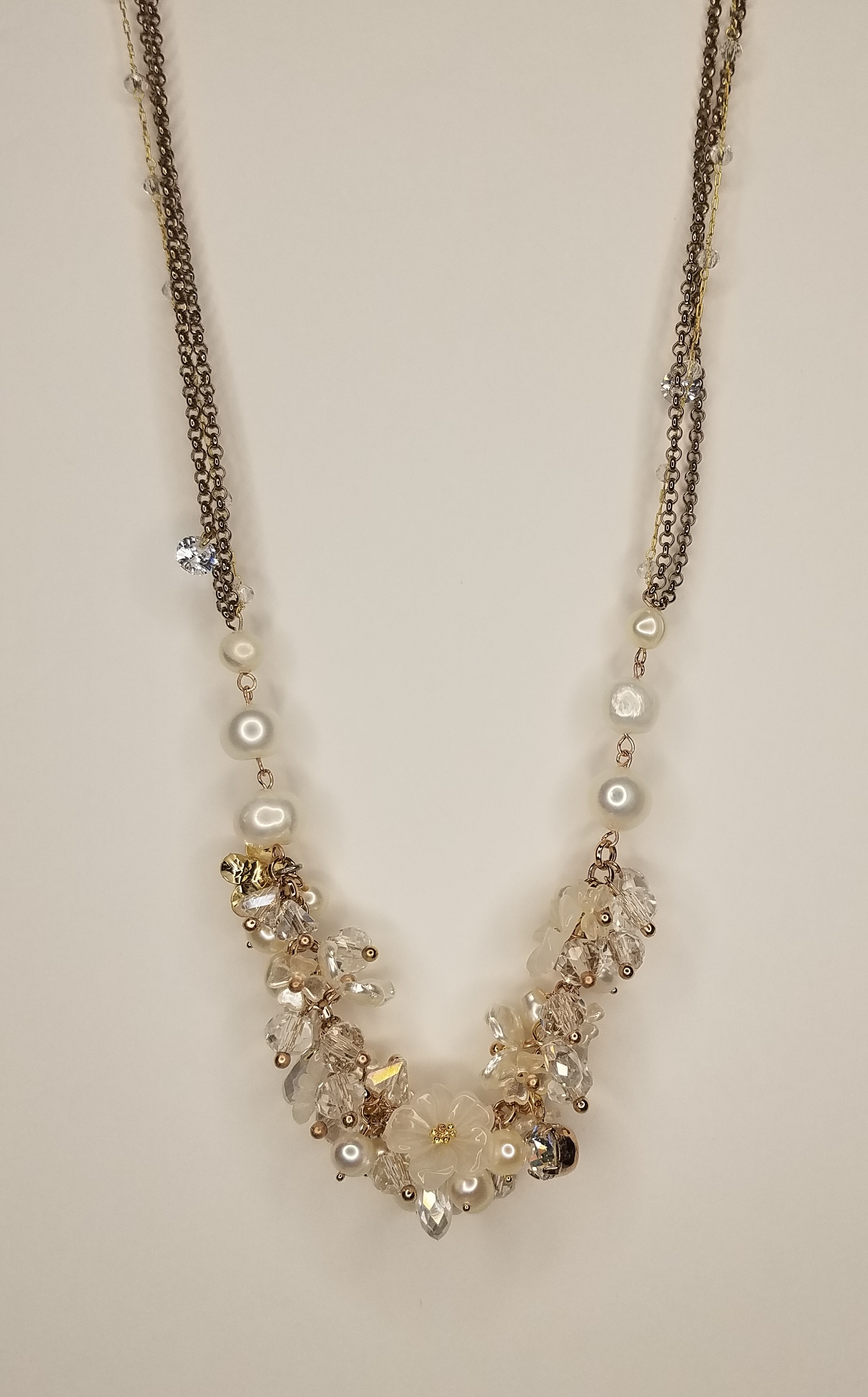 BETTYOH INC - Wholesale Beaded/Pearl Necklace - Handmade Floral Delicately Crafted Pearl Necklace2