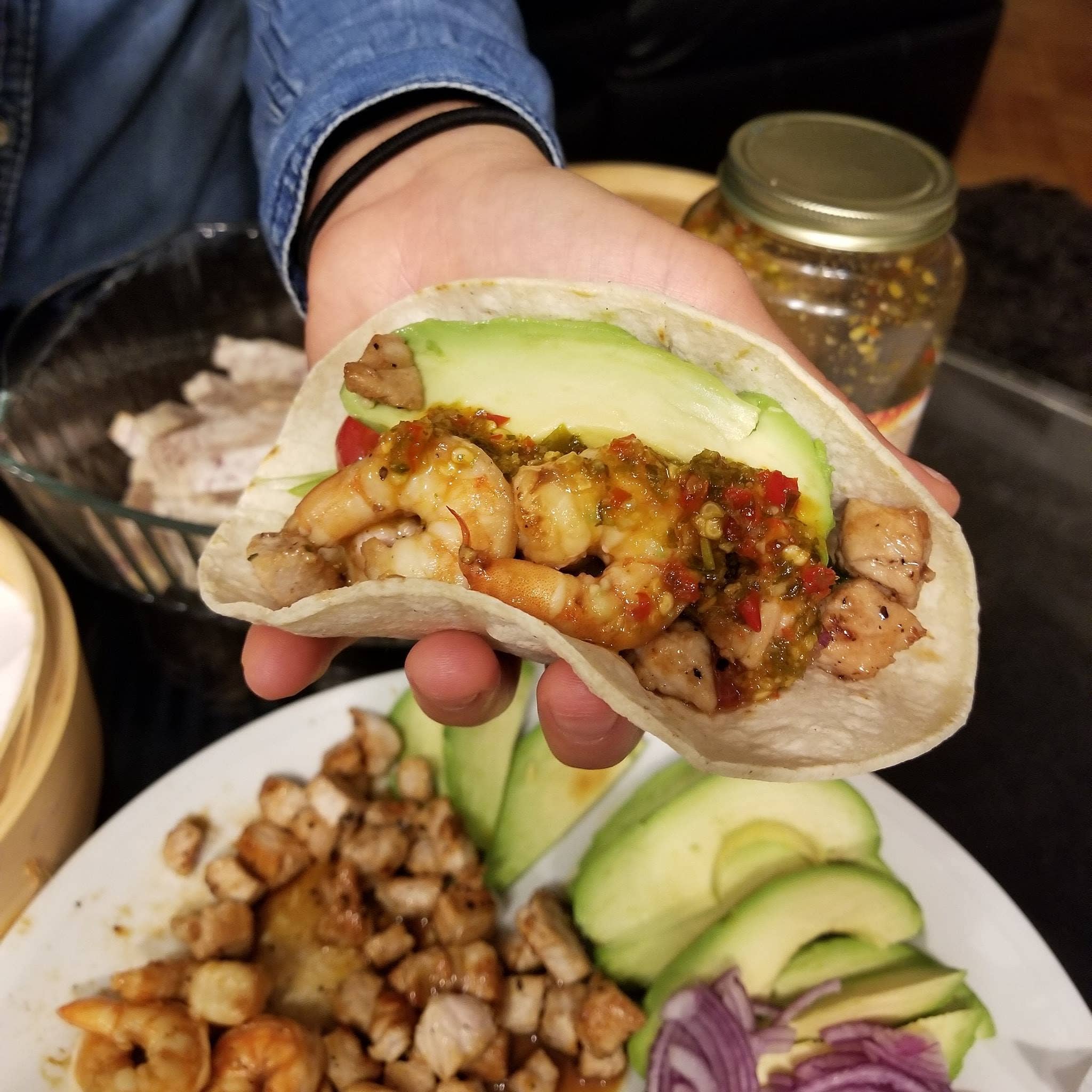 Super Delicious LLC - Venta al por mayor Salsas picantes - Salsa picante tailandesa - Original (botella de 6oz)2