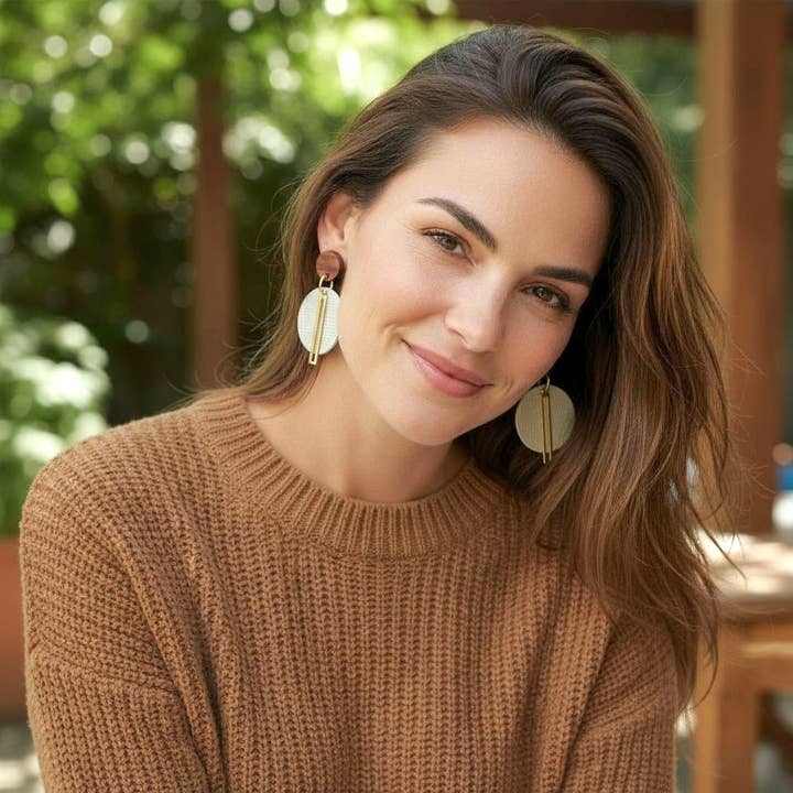 Mini Morgan in Cream Saffiano Embossed Leather for wholesale by Libra Ris↟ng By Yoali