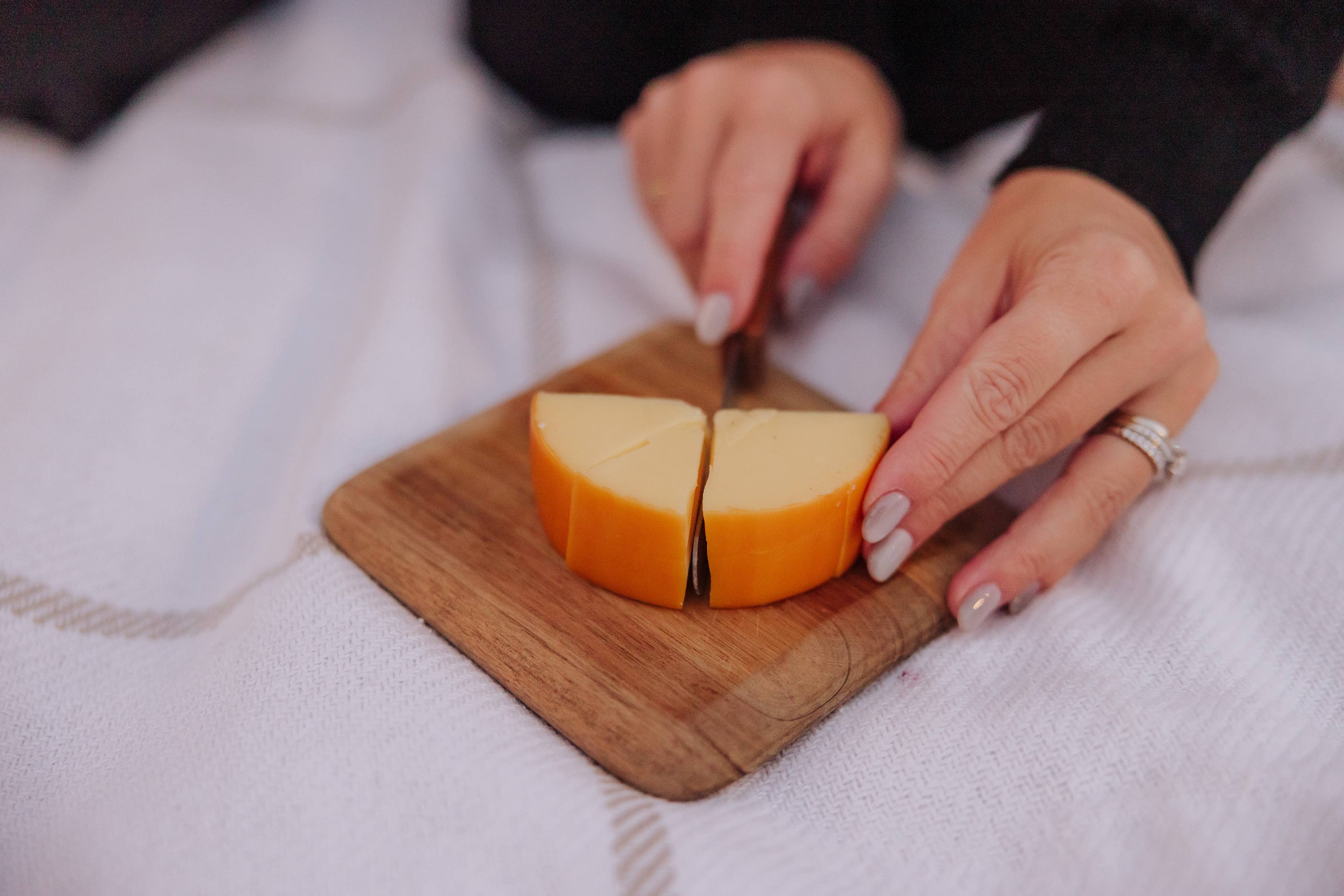Picnic Time Family of Brands - Wholesale Cooler/Cooler Bag - 2 Bottle Insulated Wine & Cheese Cooler w/ Cheese Kit3