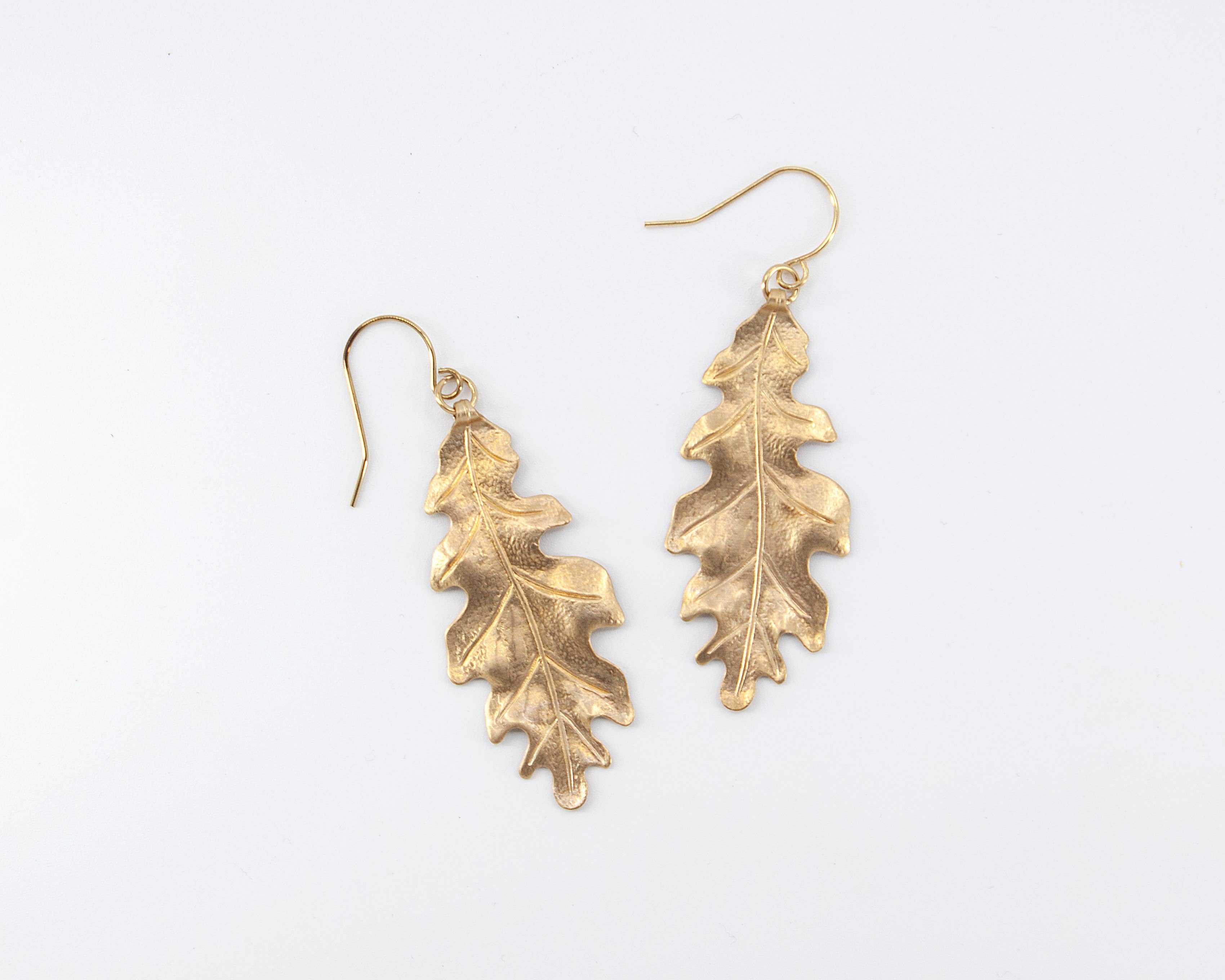 Sara Sela Jewelry – wholesale Dangle earrings – Brass Oak Leaf Dangle Earrings, Floral Botanical Jewelry4