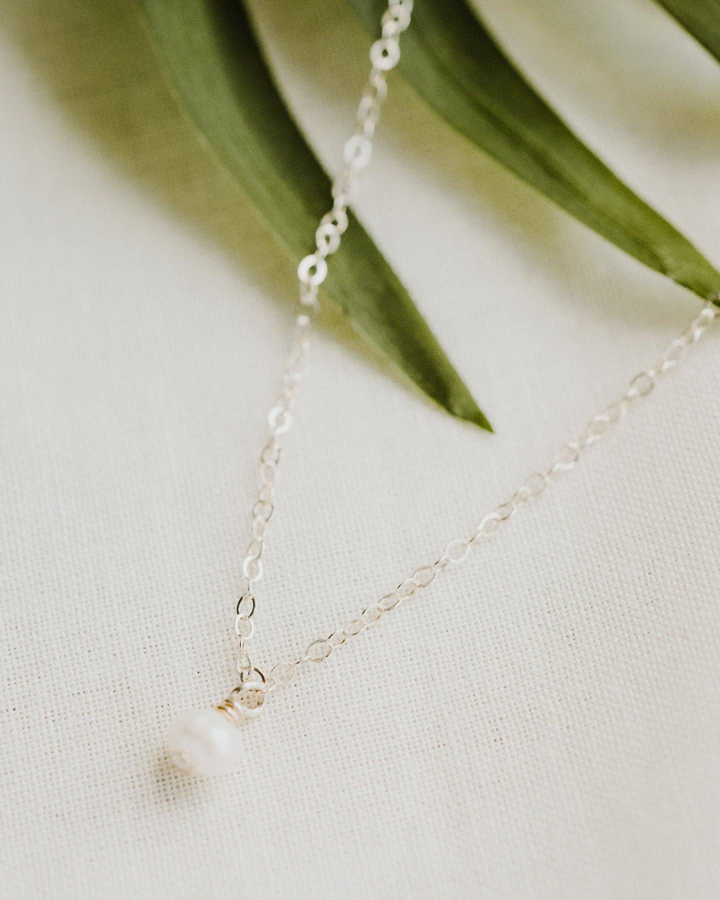 Dainty & Daring - Wholesale Pendant/Charm Necklace - Alexa Pearl Pendant Necklace1