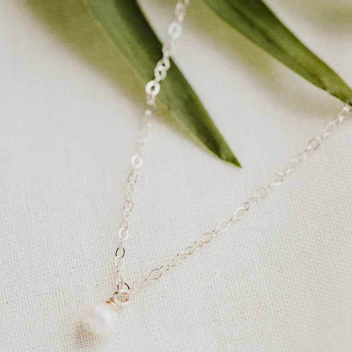 Dainty & Daring - Wholesale Pendant/Charm Necklace - Alexa Pearl Pendant Necklace1