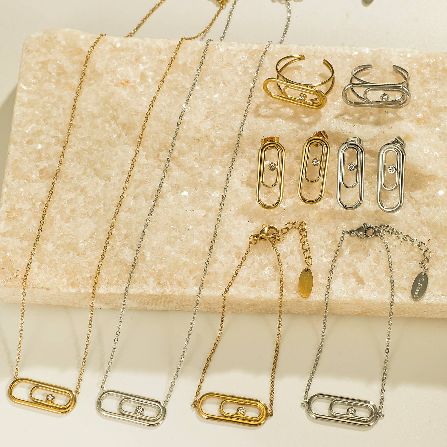 Kapyco – Großhandel Kette mit Anhänger/Charm – Edelstahl-Anstecknadel-Halskette - BJ2101902