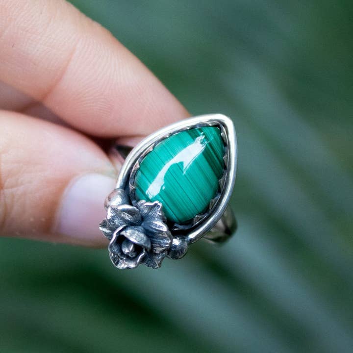 Ambra Jewels - Wholesale Cocktail/Statement Ring - Petite Floral Radiance Malachite Ring, AR-69132