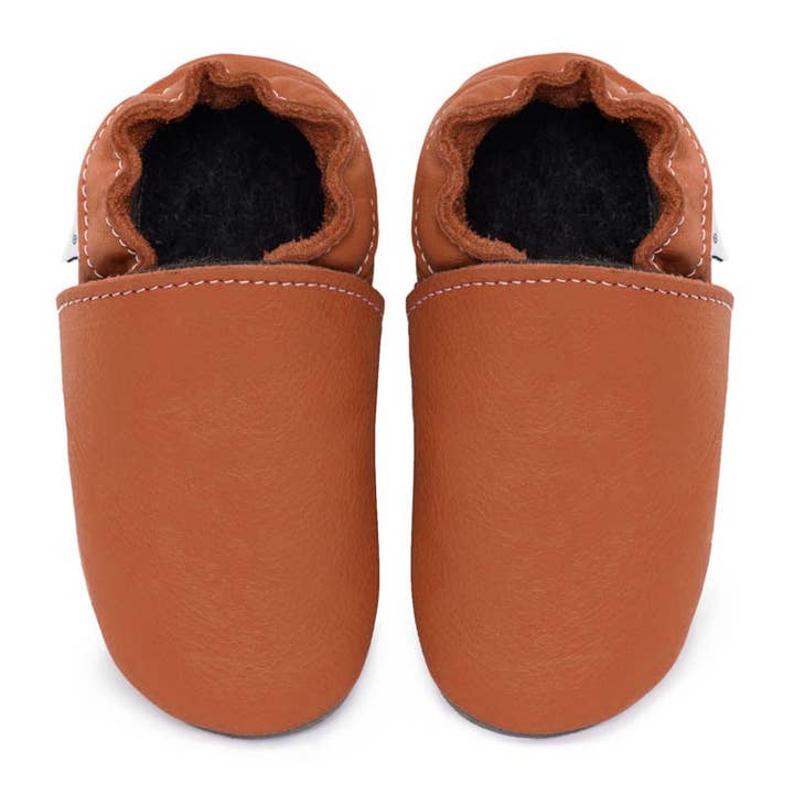 Chaussons Cuir - Brandy pour la vente par Tomar Creation