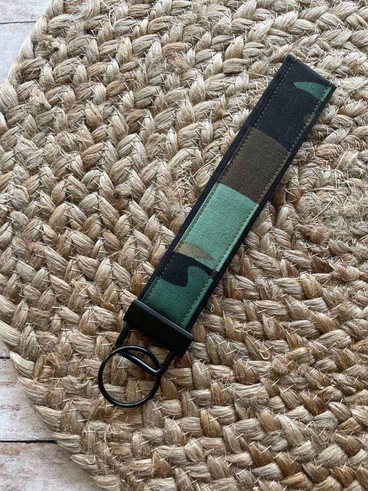 Llavero de camuflaje verde para venta al por mayor de Designs by Rachel Joy