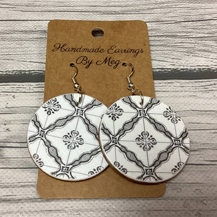 Blanco y negro de 1.5 pulgadas para venta al por mayor de Handmade Earrings By Meg