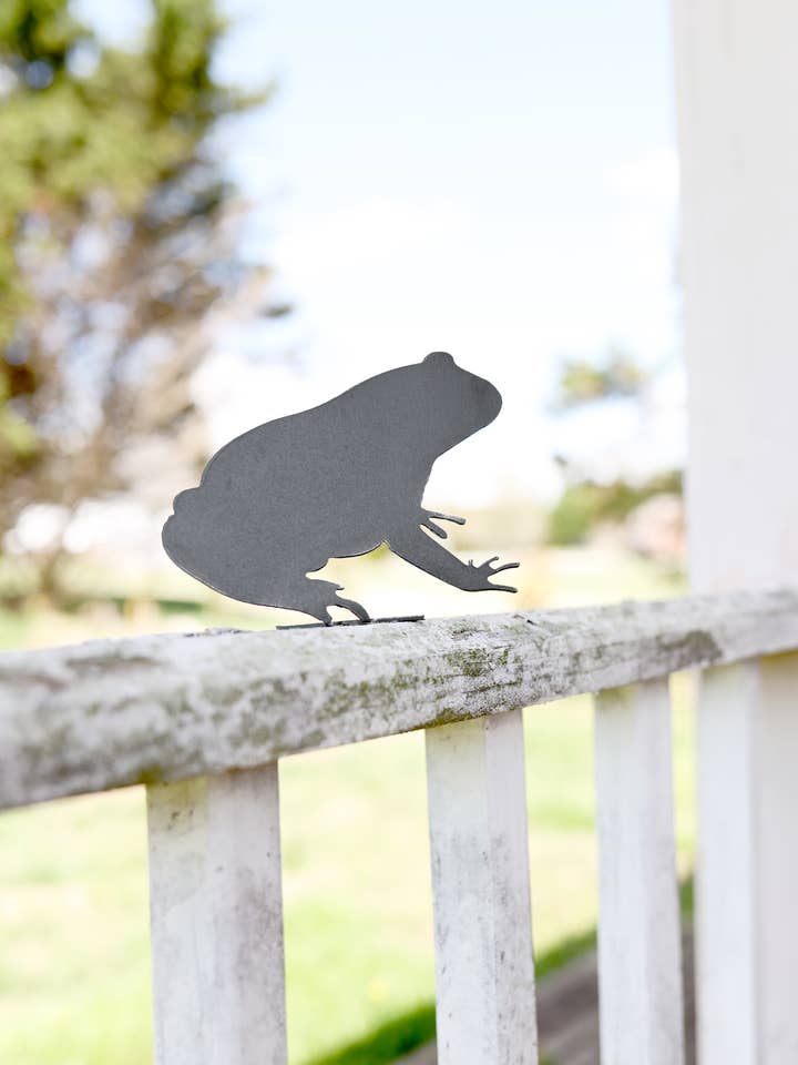 Frog Statue for wholesale by Highland Ridge | Handmade Home Decor