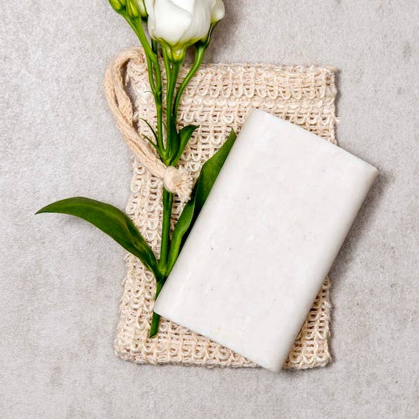 Barre de shampoing 100 g pour la vente par The Black Farmer