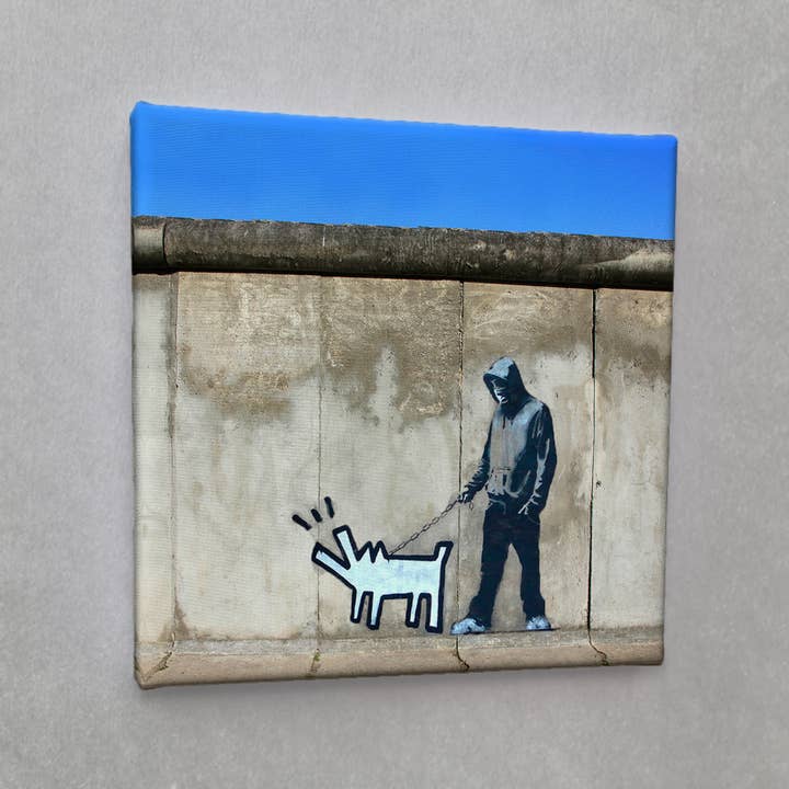 #00173 Mauerpark Dog Street Art Canvas Print for wholesale by Eicie