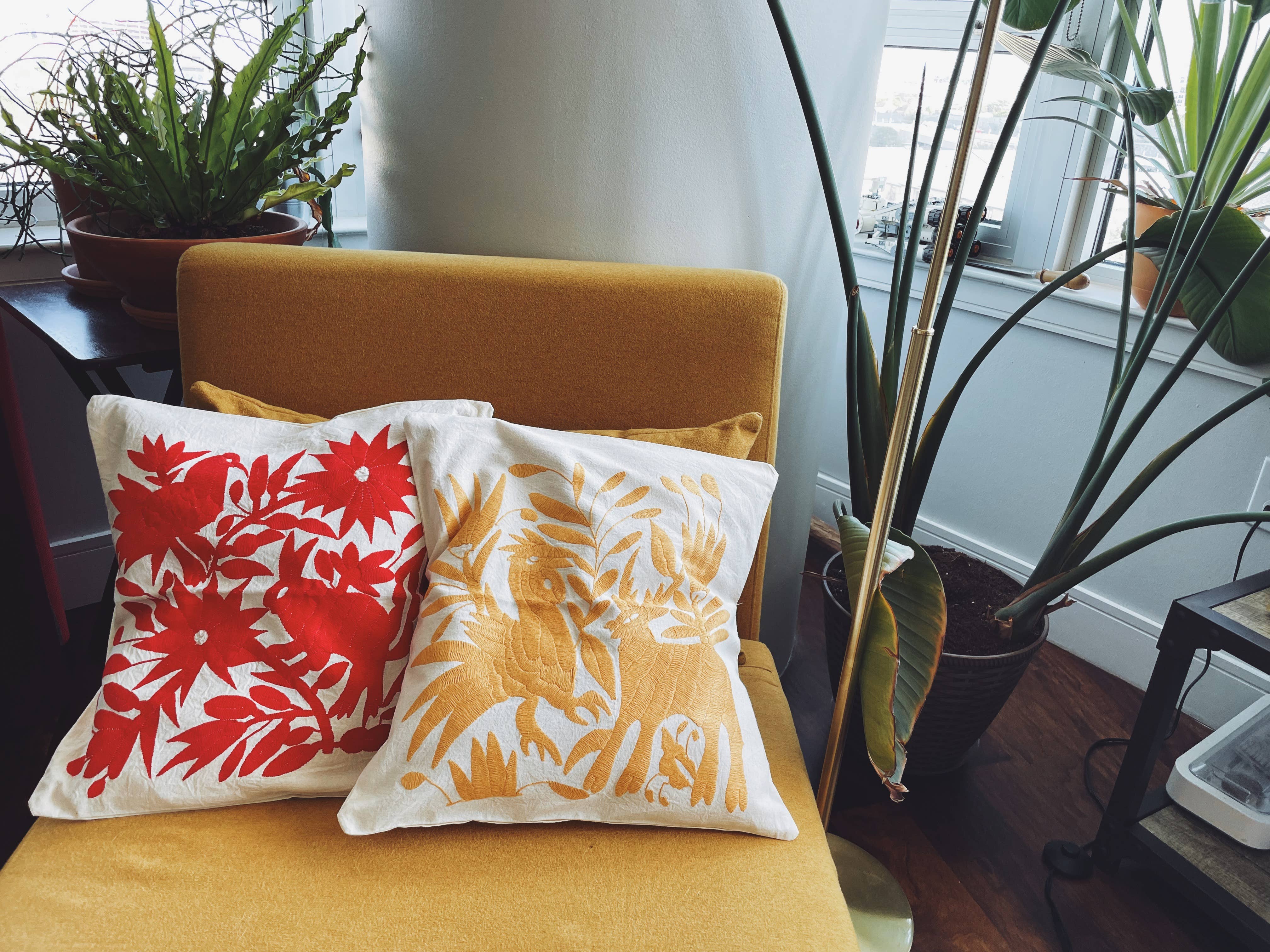 Pura Vida – Engroshandel Pyntepudebetræk – Broderet mexicansk pudebetræk Minimalistisk Dyr i farve14