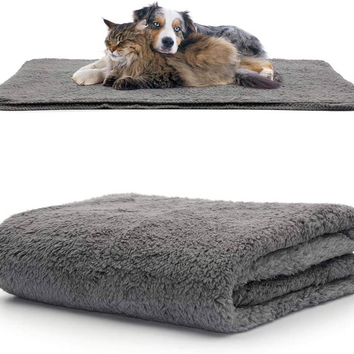 Snug Rug Pet Sherpa Fleece Blanket Medium 120X88cm for wholesale by Wholesale Gifts Tomorrow