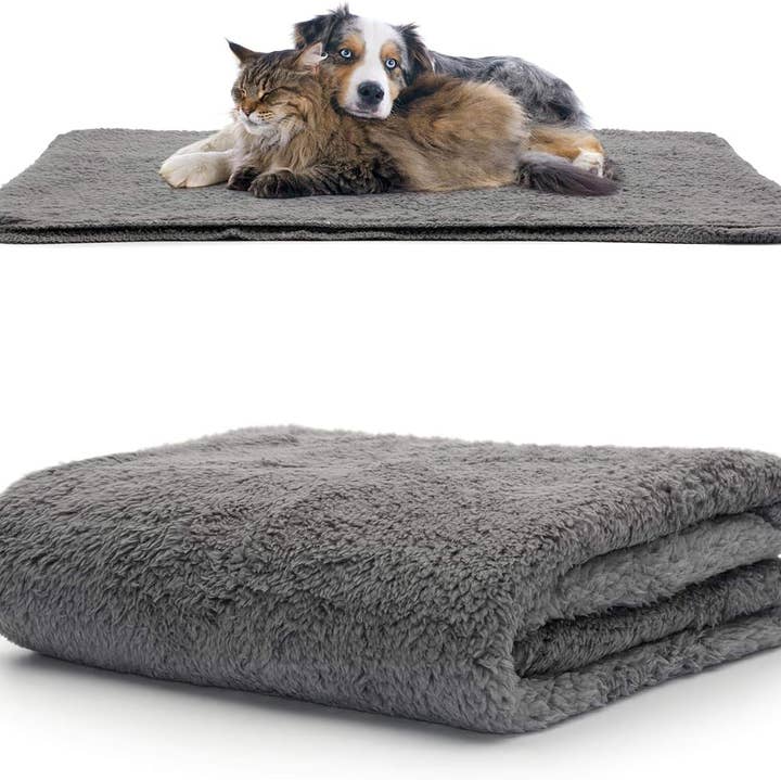 Snug Rug Pet Sherpa Fleece Blanket Medium 120X88cm for wholesale by Wholesale Gifts Tomorrow