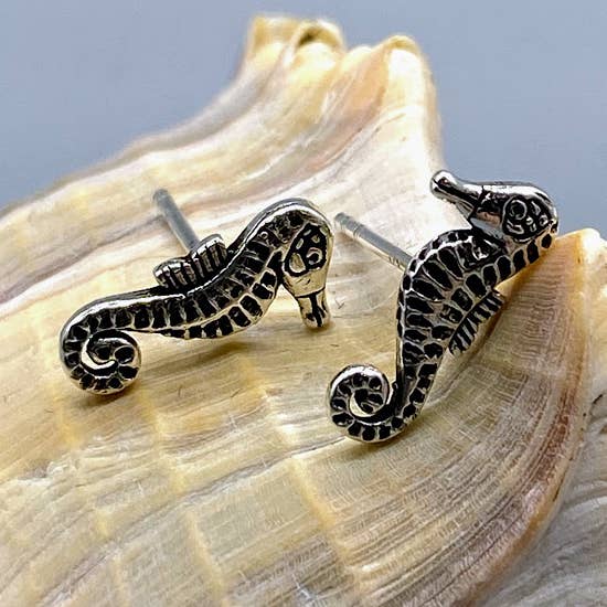 Oorstekers 925 zilver maritiem zeepaardje klein gezwart voor wholesale door LIVINCI
