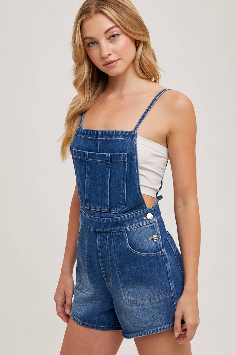 Bluivy – Engroshandel Overalls - Dame – OVERALDESHORTS I DENIM MED SLØJFE2