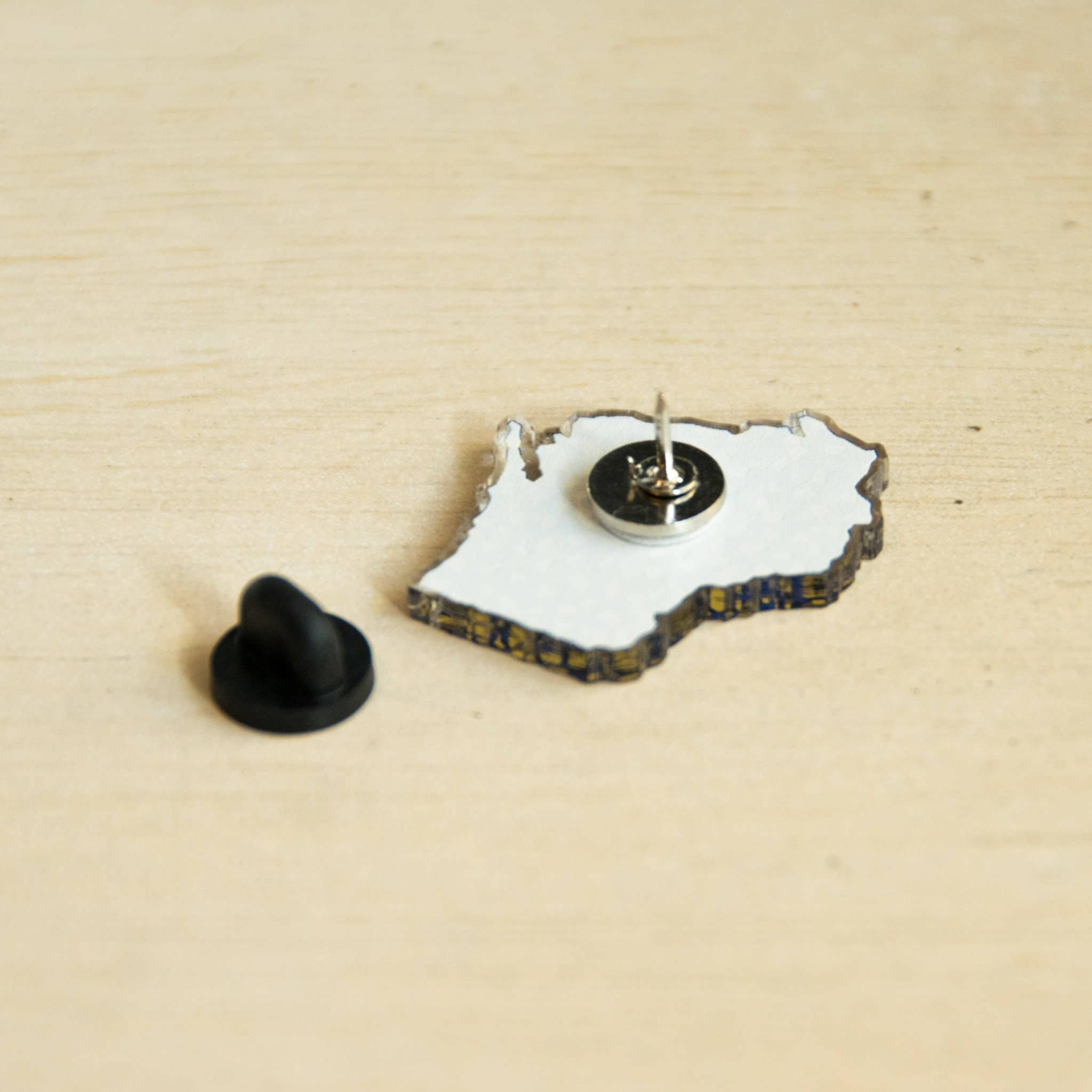 abigail hausman design & illustration - Wholesale Lapel Pin/Button - Wisco Acrylic Pin4