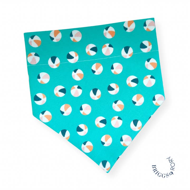 Bandana pour chien Beach Ball pour la vente par Briggs & Rory