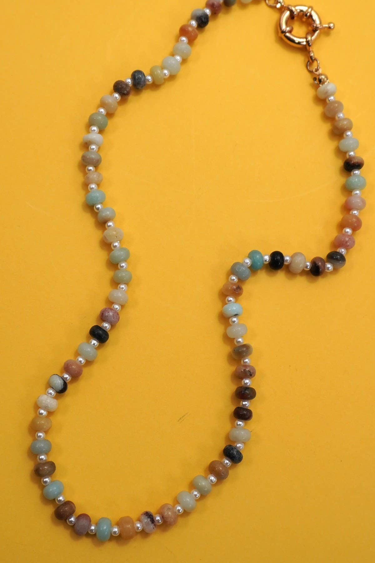 JOSSLYN by wall to wall - Wholesale Beaded/Pearl Necklace - NATURAL STONE CHARM  SPRING CLASP BEADED NECKLACE | 40NK94676