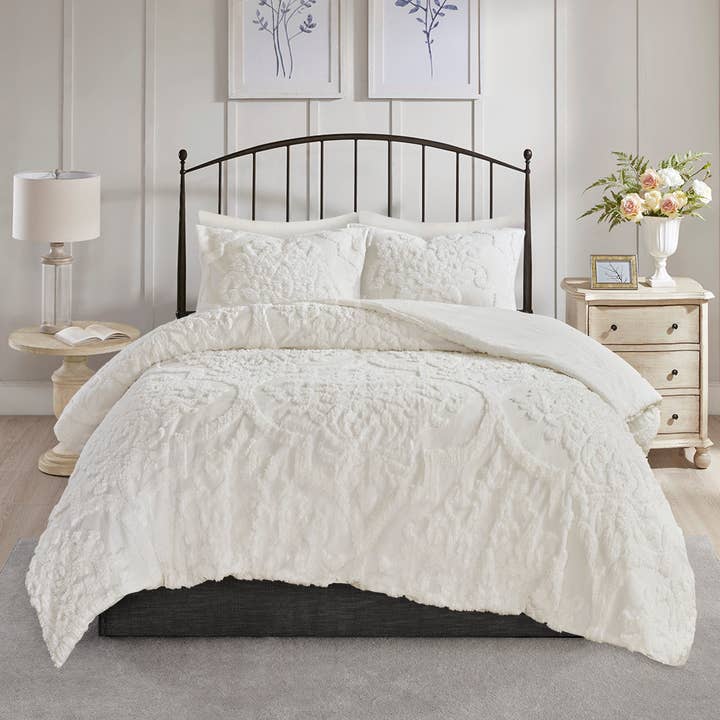 Olliix - Wholesale Bedding Set - Tufted Chenille Damask Comforter/Duvet Cover Mini Set, White