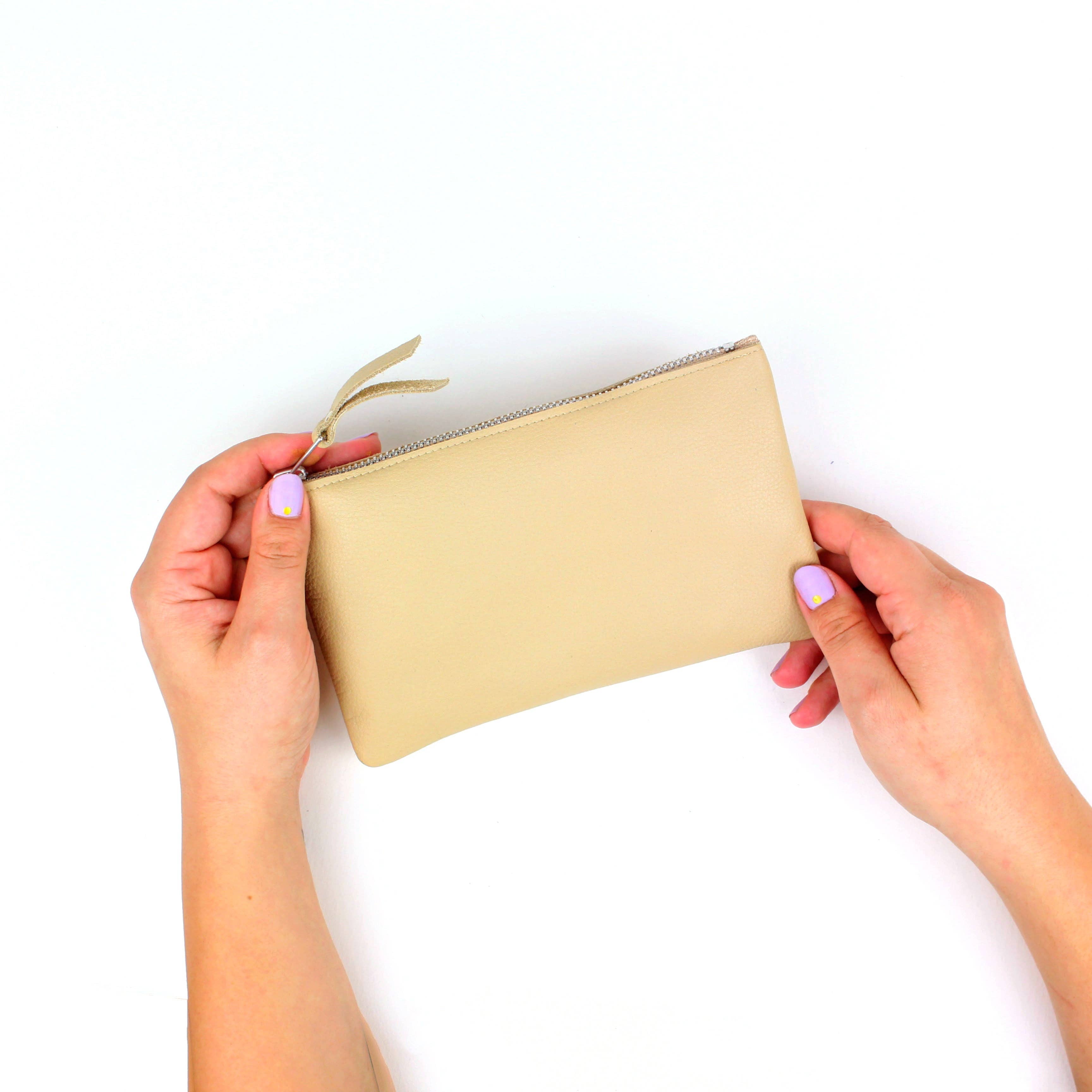 Suede&Co - Wholesale Pouch - Women's - Beige Leather Zip Pouch3