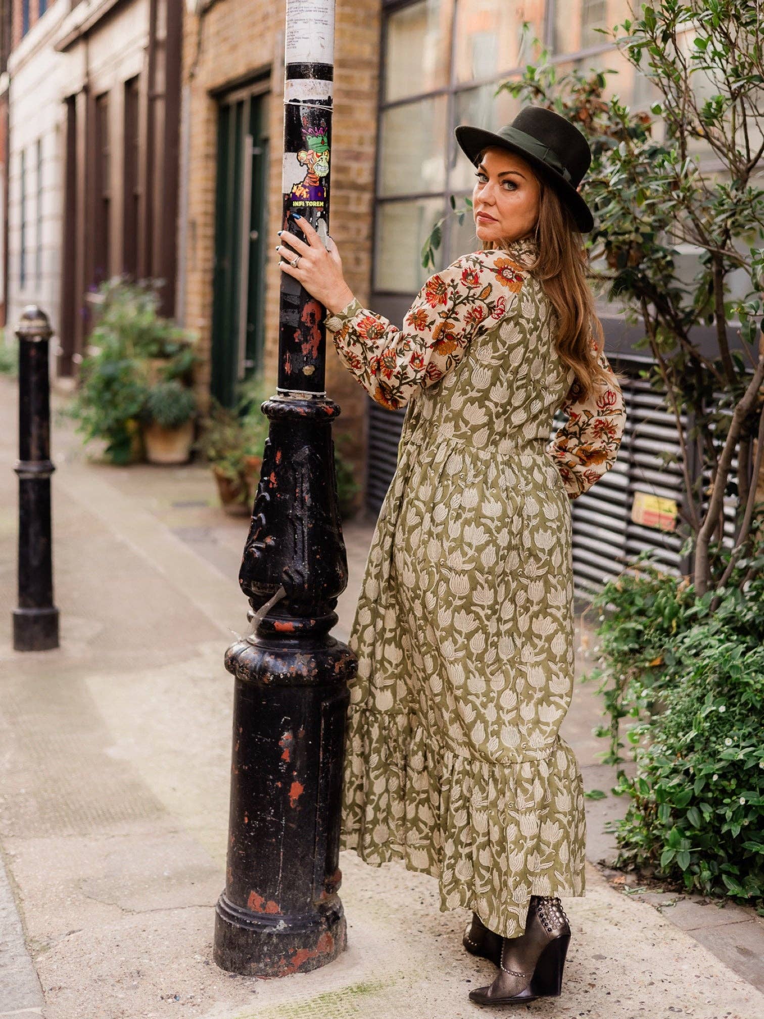 ‘DESTINY’ DRESS FOLIAGE for wholesale on Faire0