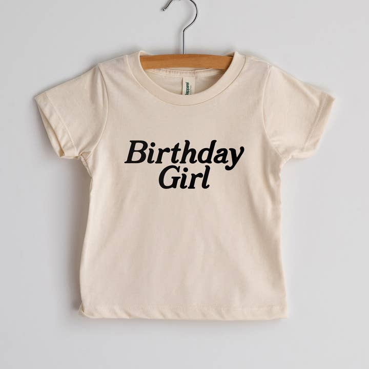 Birthday Girl Baby & Kids t-shirt • Crème shirt van biologisch katoen voor wholesale door Gladfolk