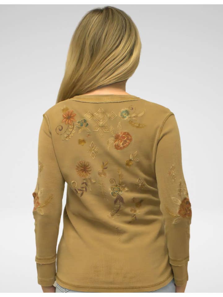 Caite & Kyla - Wholesale Shirt - Women's - VEE TOP1