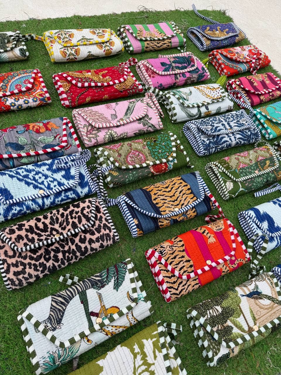 bhavnas boutique - Vente Sac porté épaule – femme - Porte-monnaie matelassé à fermeture éclair – Lot de 5 trousses de maquillage2