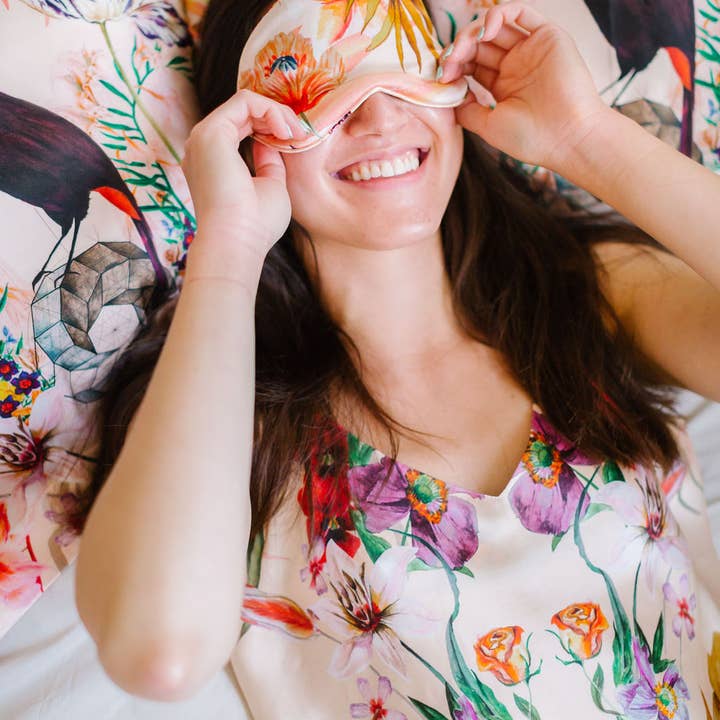 Alice Acreman Silks – wholesale Bedding pillowcase/sham – Botanical Silk Pillowcase in pastel 'Eden' print7