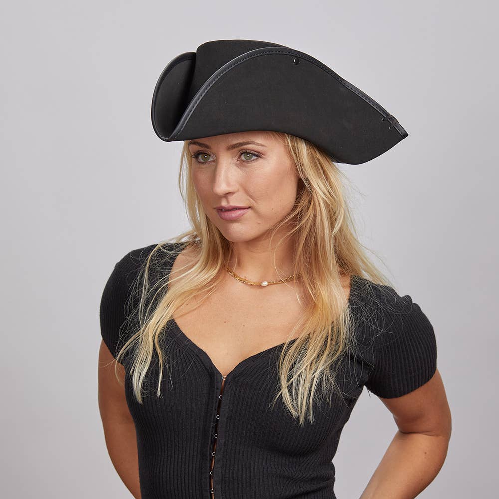 Zwart Echte leren tricorn piratenhoed - Blackbeard stijl voor groothandel op Faire8