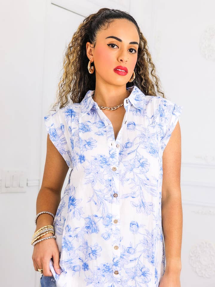 Blusa senza maniche con bottoni a fiori blu per la vendita all'ingrosso da parte di SurelyMine