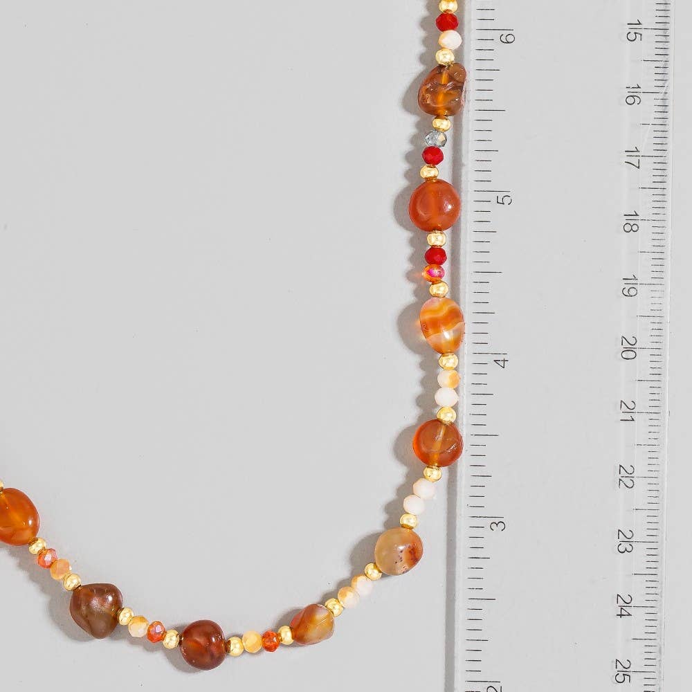 The Looks by Fame Accessories – Großhandel Kette mit Anhänger/Charm – Halskette mit verschiedenen Steinperlen1